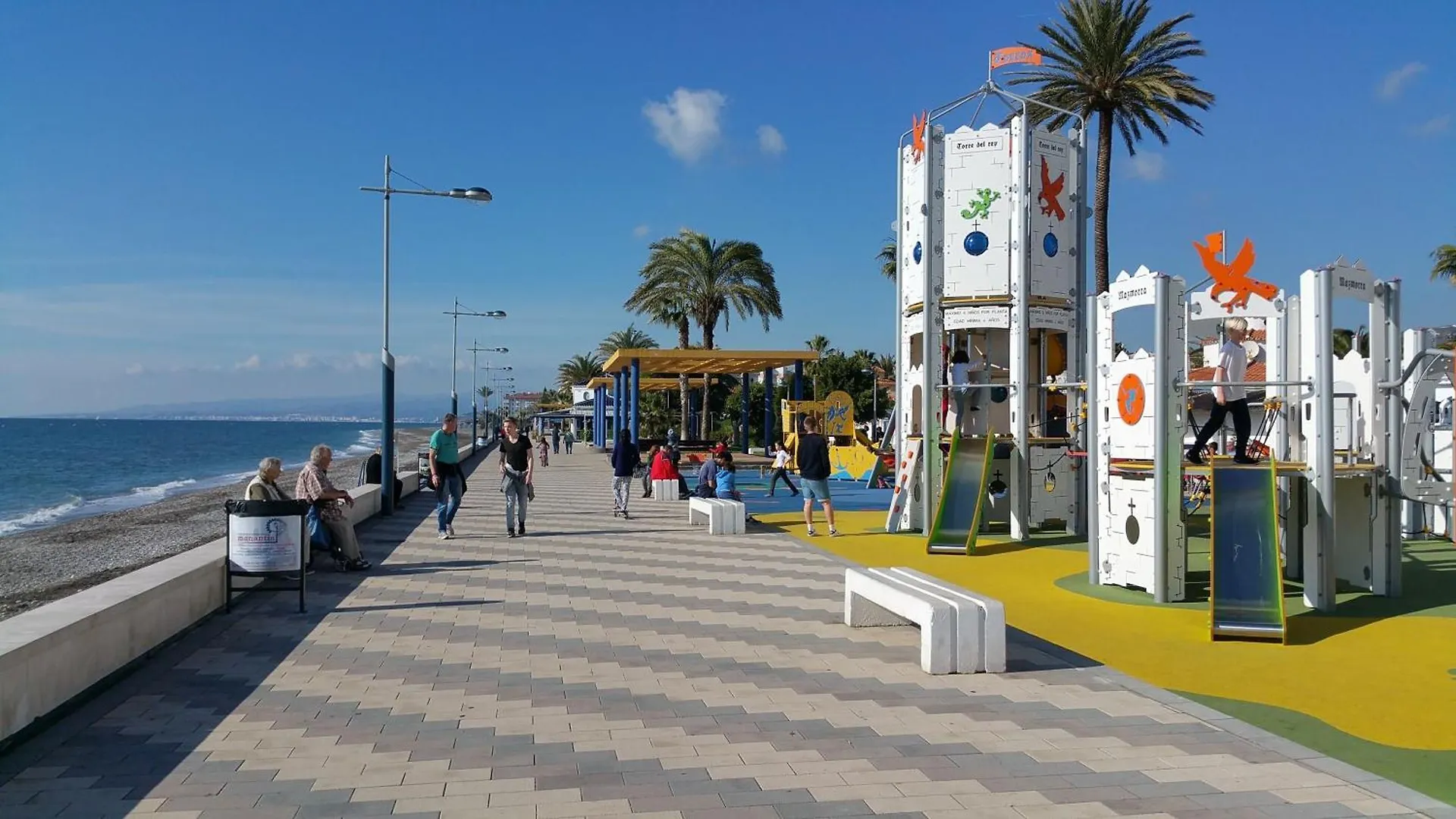 Lejlighed Helle Ferienwohnung Mit Dachterrasse Und Whirlpool Torrox