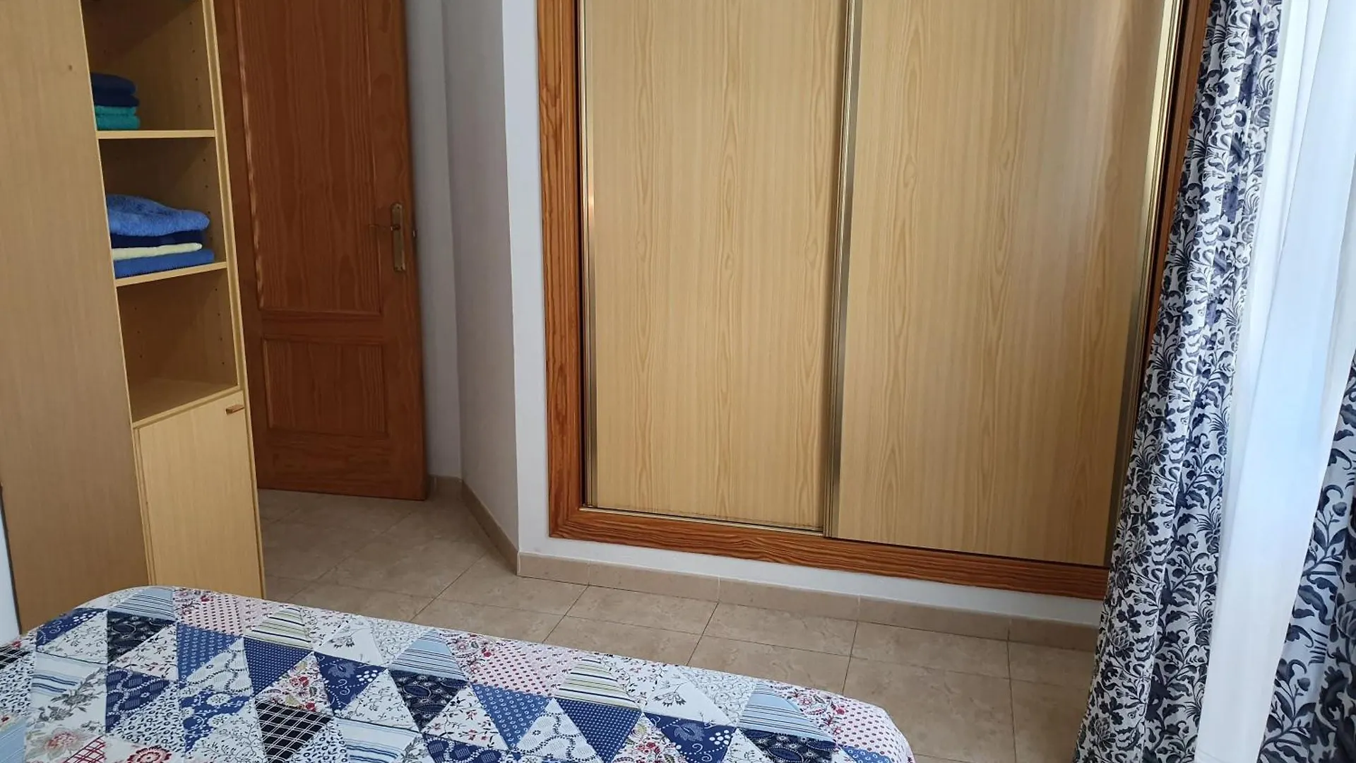 Helle Ferienwohnung Mit Dachterrasse Und Whirlpool Torrox Spanien