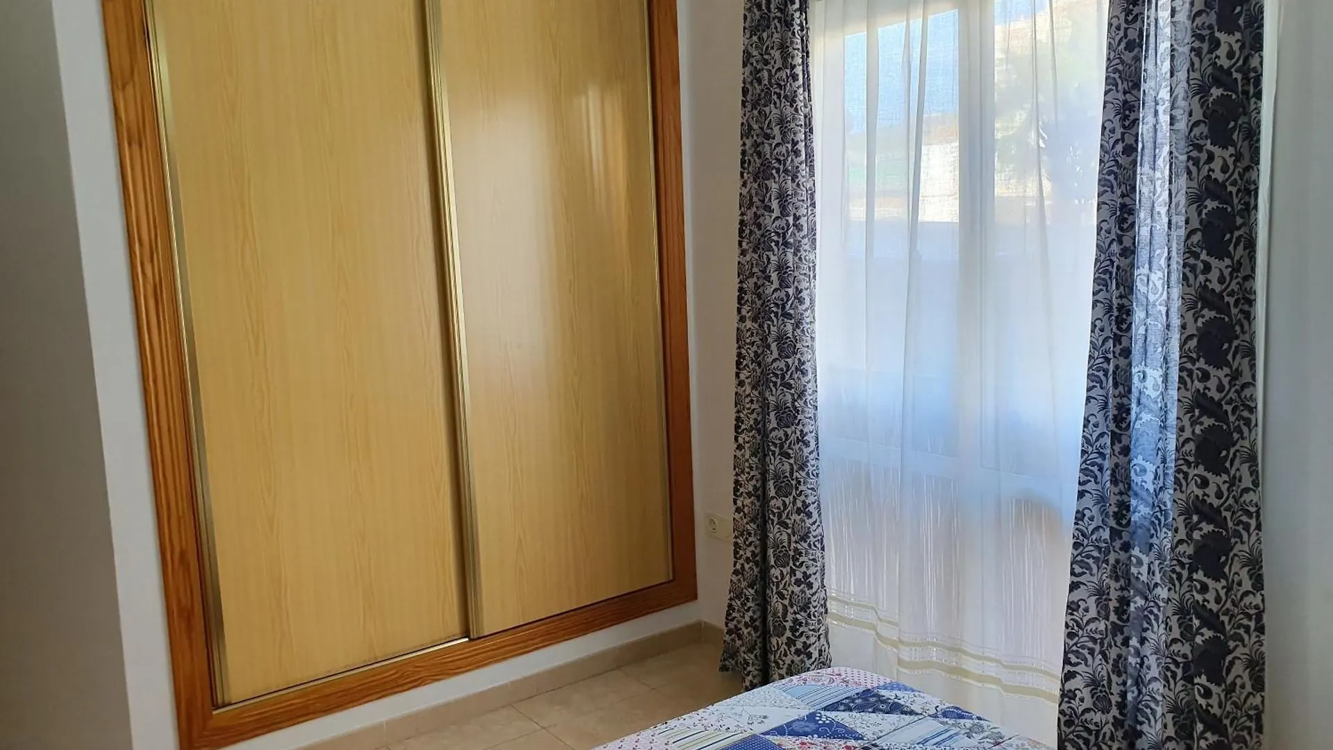 Helle Ferienwohnung Mit Dachterrasse Und Whirlpool Torrox Lejlighed