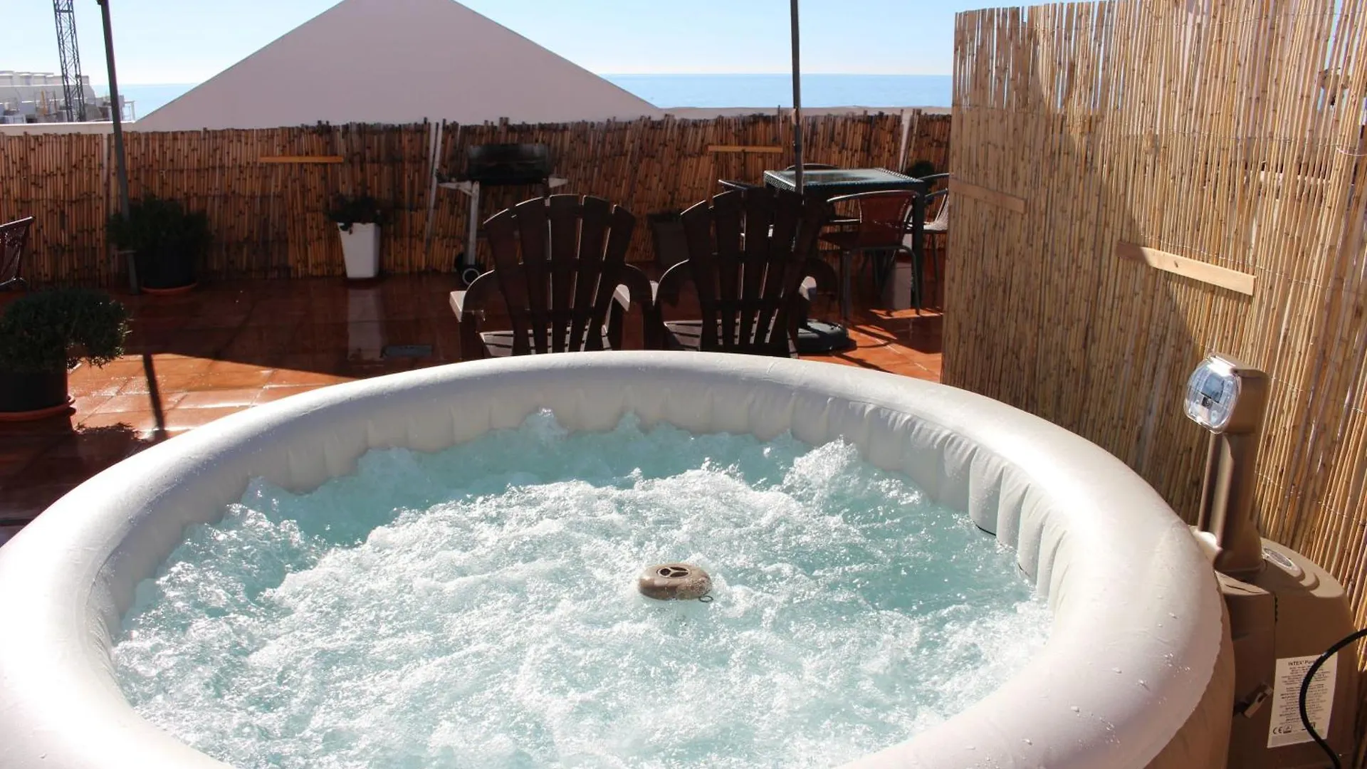 Helle Ferienwohnung Mit Dachterrasse Und Whirlpool Torrox Spanien